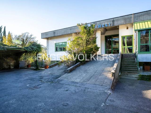 Locale Commerciale in vendita a Fiesole, Toscana