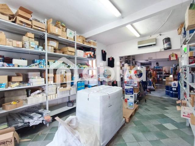 Locale Commerciale in vendita a Restone, Figline Valdarno