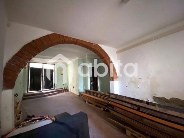 Locale Commerciale in vendita a Figline e Incisa Valdarno, Figline Valdarno