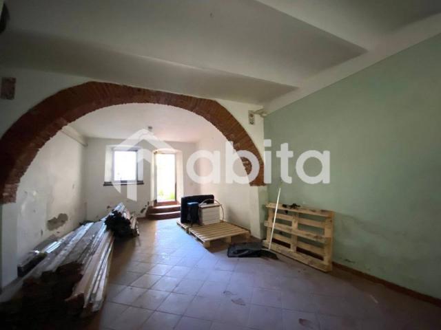 Locale Commerciale in vendita a Figline e Incisa Valdarno, Figline Valdarno