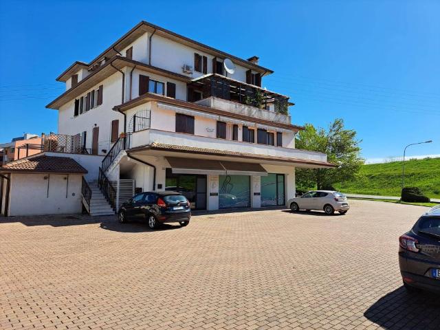 Locale Commerciale in vendita a Unione Comuni Modenesi Area Nord, Finale Emilia