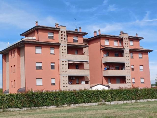 Locale Commerciale in vendita a Unione Comuni Modenesi Area Nord, Finale Emilia