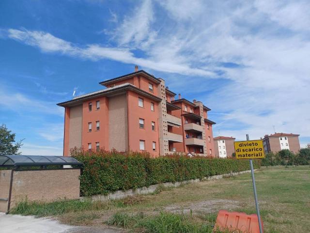 Locale Commerciale in vendita a Unione Comuni Modenesi Area Nord, Finale Emilia