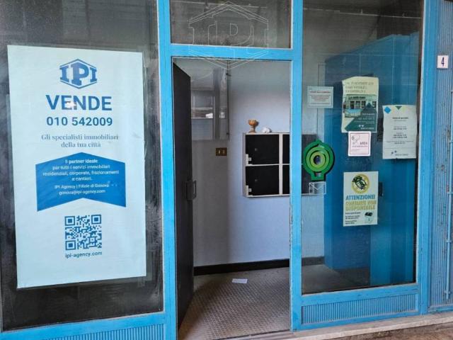 Locale Commerciale in vendita a Finale Ligure, Liguria