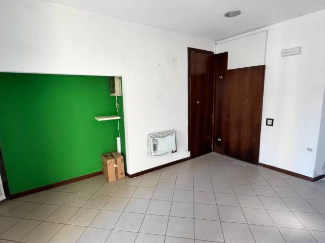 Locale Commerciale in vendita a Socco, Fino Mornasco