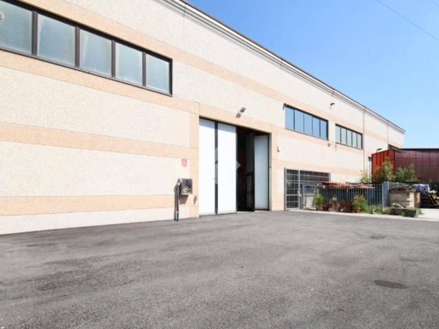 Locale Commerciale in vendita a Unione dei comuni del Distretto Ceramico, Fiorano Modenese