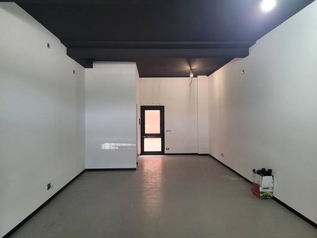 Locale Commerciale in vendita a Unione dei comuni del Distretto Ceramico, Fiorano Modenese