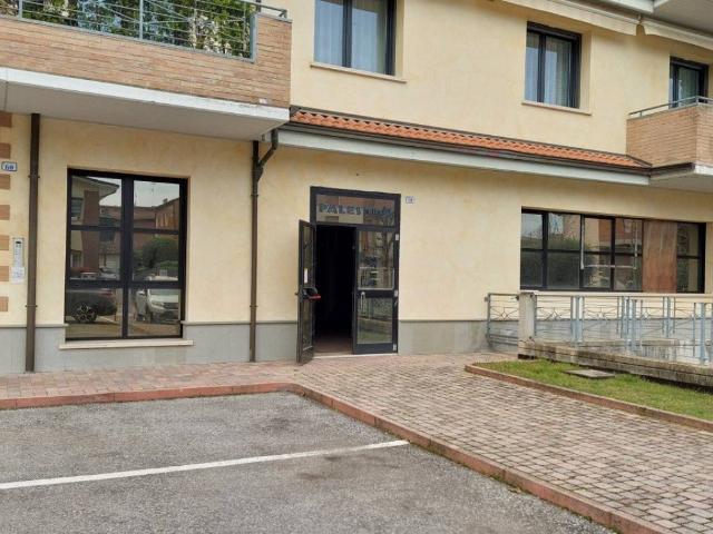 Locale Commerciale in vendita a Unione dei comuni del Distretto Ceramico, Fiorano Modenese