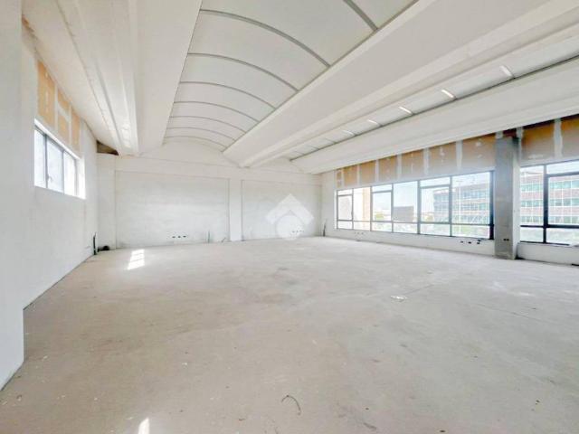 Locale Commerciale in vendita a Unione dei comuni del Distretto Ceramico, Fiorano Modenese