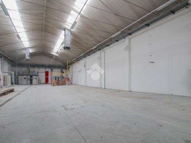 Locale Commerciale in vendita a Unione dei comuni del Distretto Ceramico, Fiorano Modenese