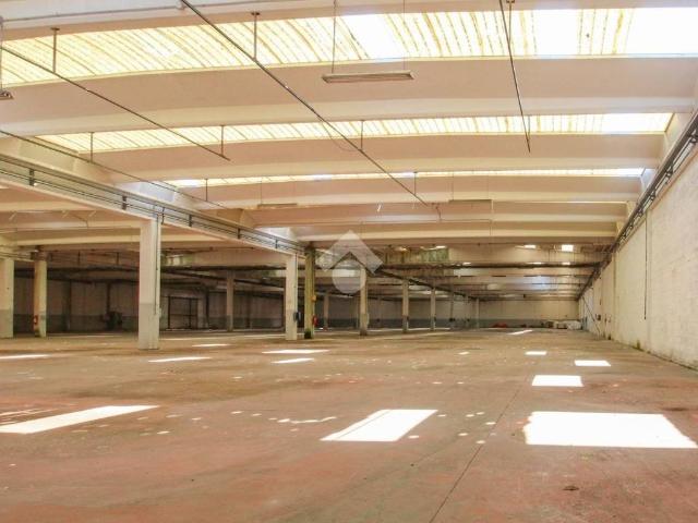 Locale Commerciale in vendita a Unione dei comuni del Distretto Ceramico, Fiorano Modenese