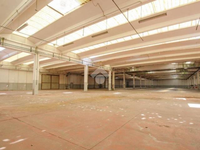 Locale Commerciale in vendita a Unione dei comuni del Distretto Ceramico, Fiorano Modenese