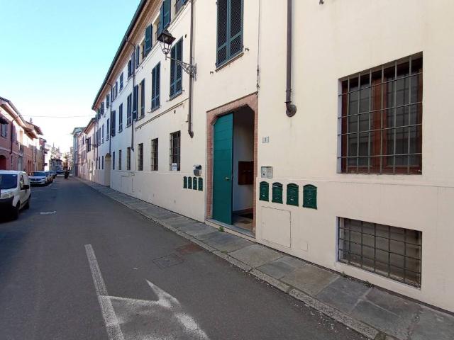 Locale Commerciale in vendita a Fiorenzuola D'arda, Reggio Emilia