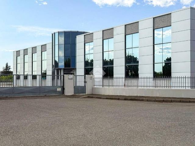 Locale Commerciale in vendita a Fiorenzuola D'arda, Reggio Emilia