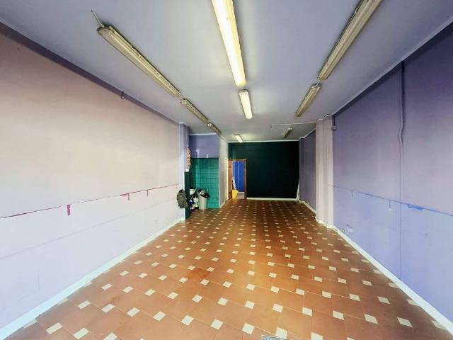 Locale Commerciale in vendita a Isolotto, Firenze