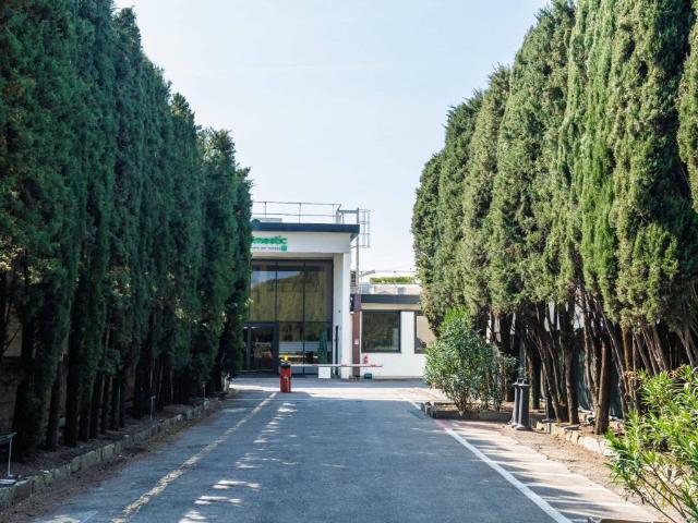 Locale Commerciale in vendita a Petriolo, Firenze