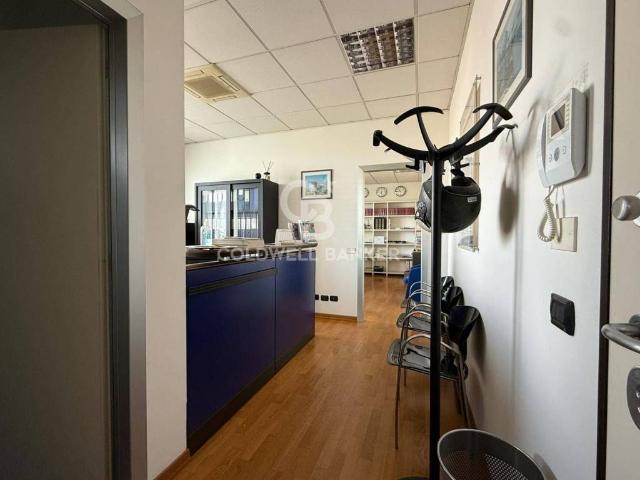 Locale Commerciale in vendita a Ponte a Greve, Firenze