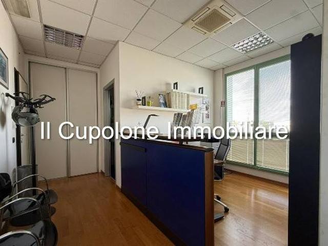 Locale Commerciale in vendita a Ponte a Greve, Firenze