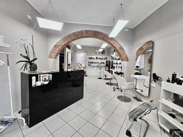 Locale Commerciale in vendita a Galluzzo, Firenze