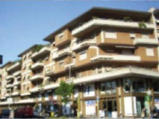 Locale Commerciale in vendita a Quartiere 2, Firenze