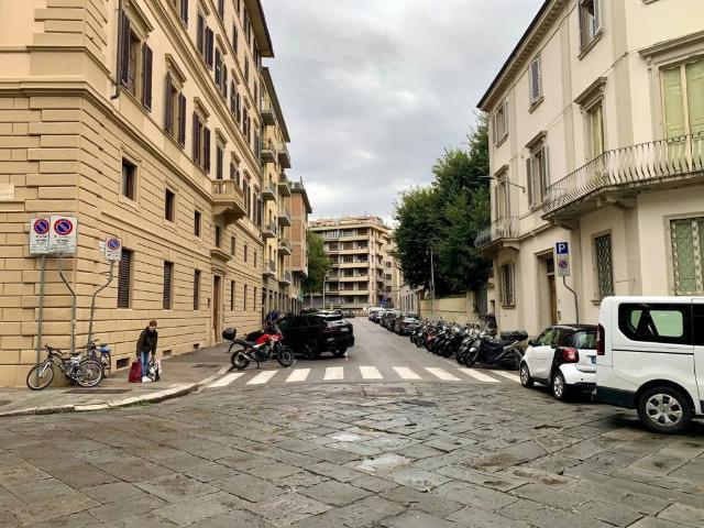 Locale Commerciale in vendita a Quartiere 1, Firenze