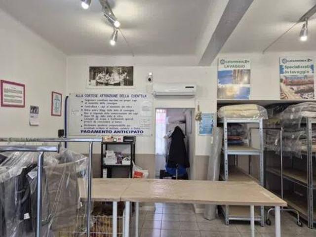 Locale Commerciale in vendita a Quartiere 5, Firenze