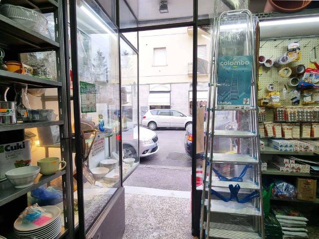 Locale Commerciale in vendita a Quartiere 2, Firenze