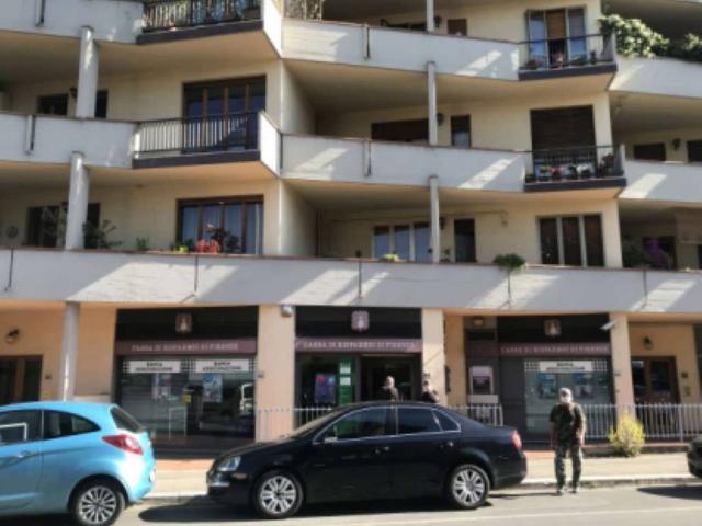 Locale Commerciale in vendita a Ponte a Greve, Firenze