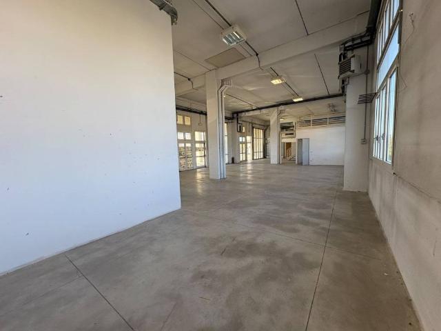 Locale Commerciale in vendita a Ponte a Greve, Firenze