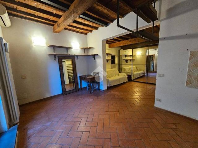 Locale Commerciale in vendita a San Frediano, Firenze