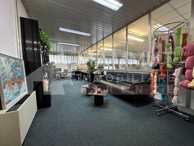 Locale Commerciale in vendita a Petriolo, Firenze