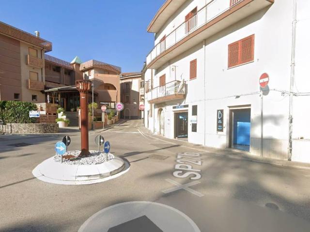 Locale Commerciale in vendita a Fisciano, Campania