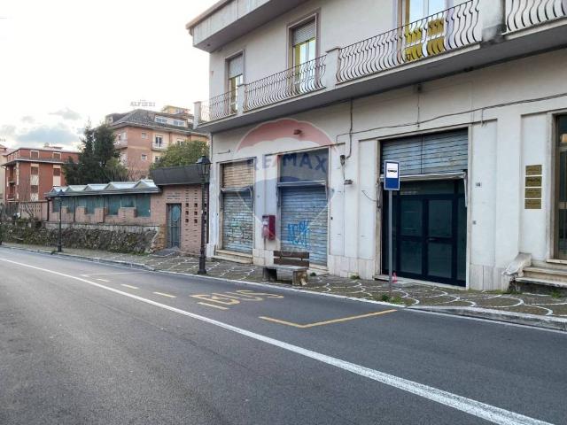Locale Commerciale in vendita a Fiuggi, Lazio