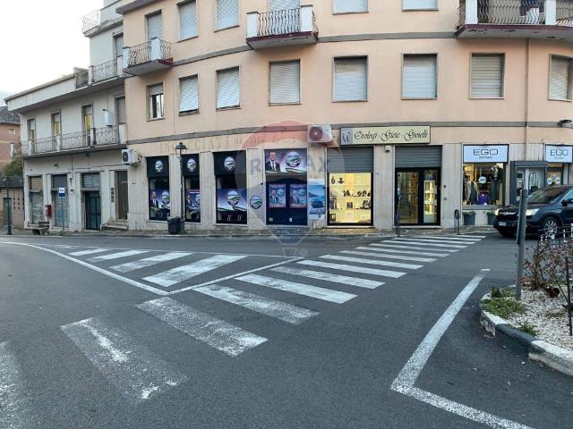 Locale Commerciale in vendita a Fiuggi, Lazio