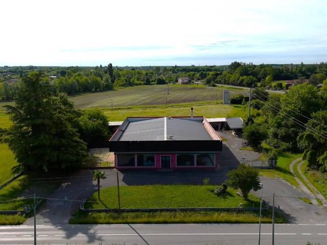 Locale Commerciale in vendita a Fiume Veneto, Friuli-Venezia Giulia