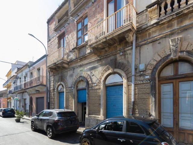 Locale Commerciale in vendita a Castello, Fiumefreddo Di Sicilia