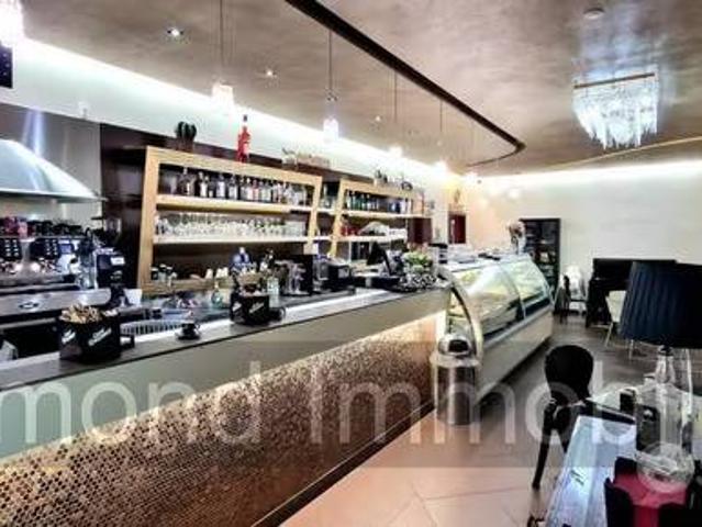 Locale Commerciale in vendita a Fiumefreddo Di Sicilia, Sicilia