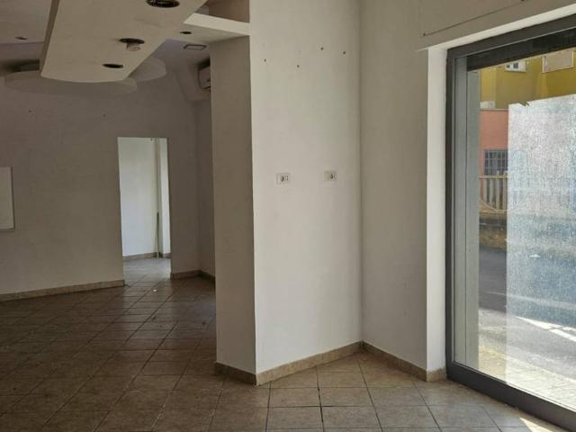 Locale Commerciale in vendita a Passoscuro, Roma Capitale