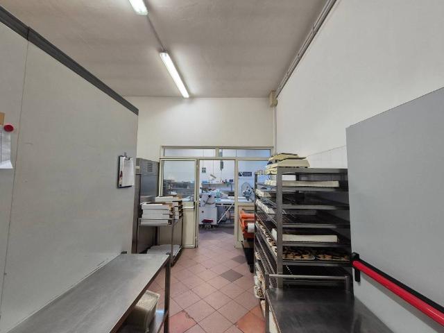 Locale Commerciale in vendita a Roma Capitale, Lazio