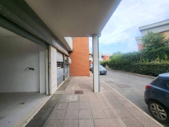 Locale Commerciale in vendita a Roma Capitale, Lazio