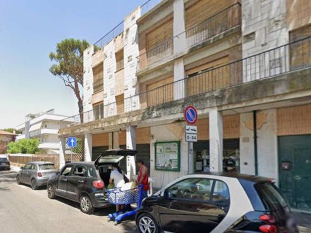 Locale Commerciale in vendita a Fregene, Roma Capitale