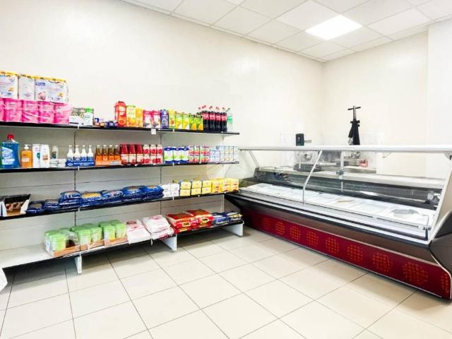 Locale Commerciale in vendita a Onzato di Flero, Flero