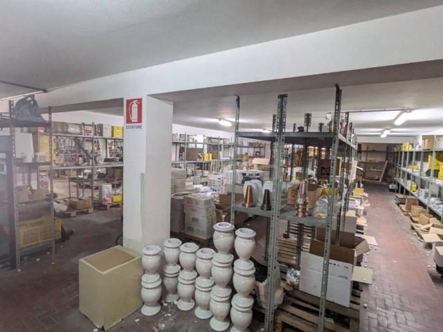 Locale Commerciale in vendita a Santuzzo, Floridia