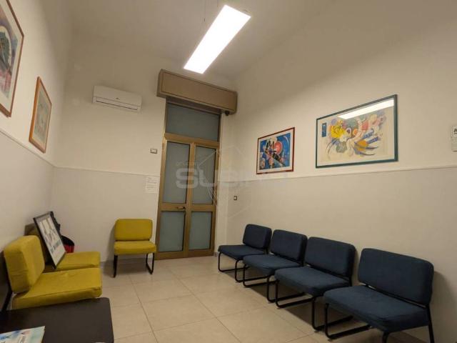 Locale Commerciale in vendita a Floridia, Sicilia