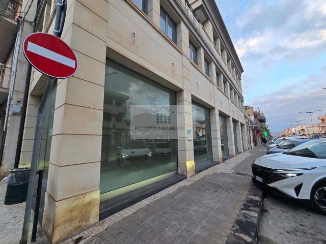 Locale Commerciale in vendita a Floridia, Sicilia