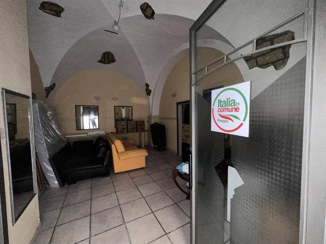 Locale Commerciale in vendita a Puglia, Foggia
