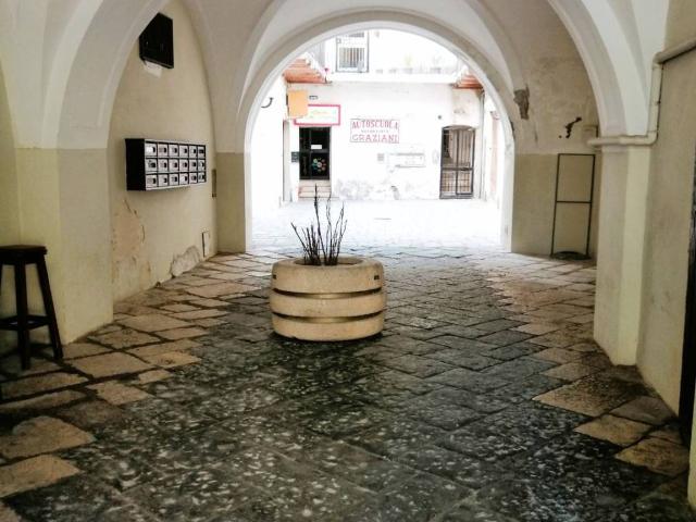 Locale Commerciale in vendita a Puglia, Foggia