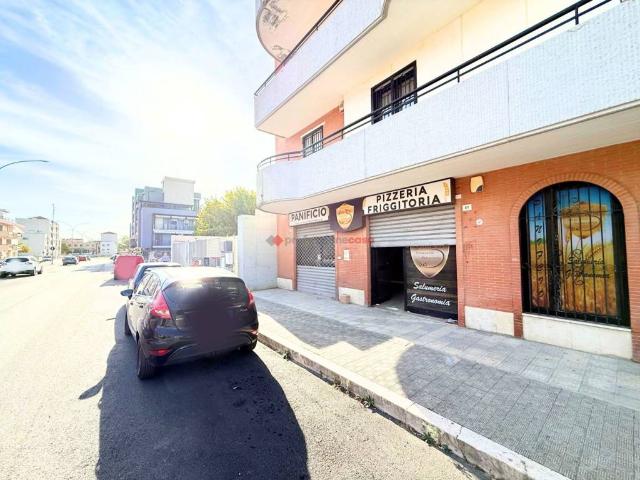 Locale Commerciale in vendita a C.E.P., Puglia
