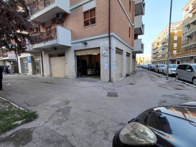 Locale Commerciale in vendita a Foggia