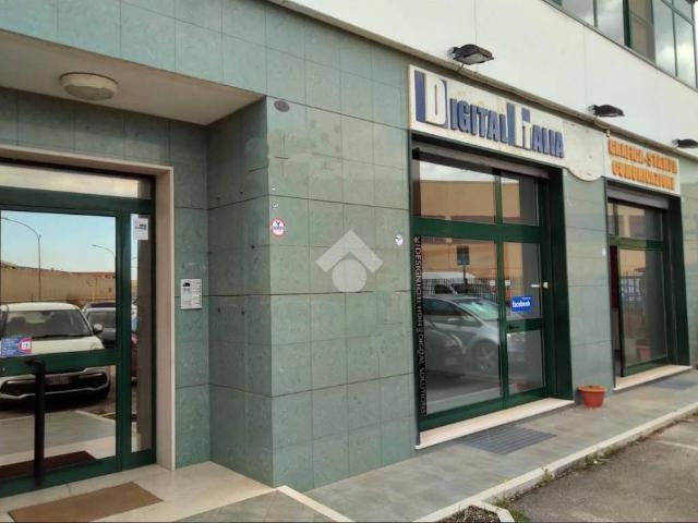Locale Commerciale in vendita a Puglia, Foggia
